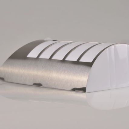 Aplique LED solar con sensor SAFFO LED/3,7V 2000 mAh IP44