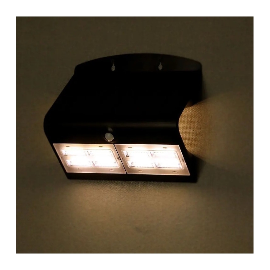 Aplique solar LED de pared con sensor LED/7W/3,7V 4000K IP65 negro