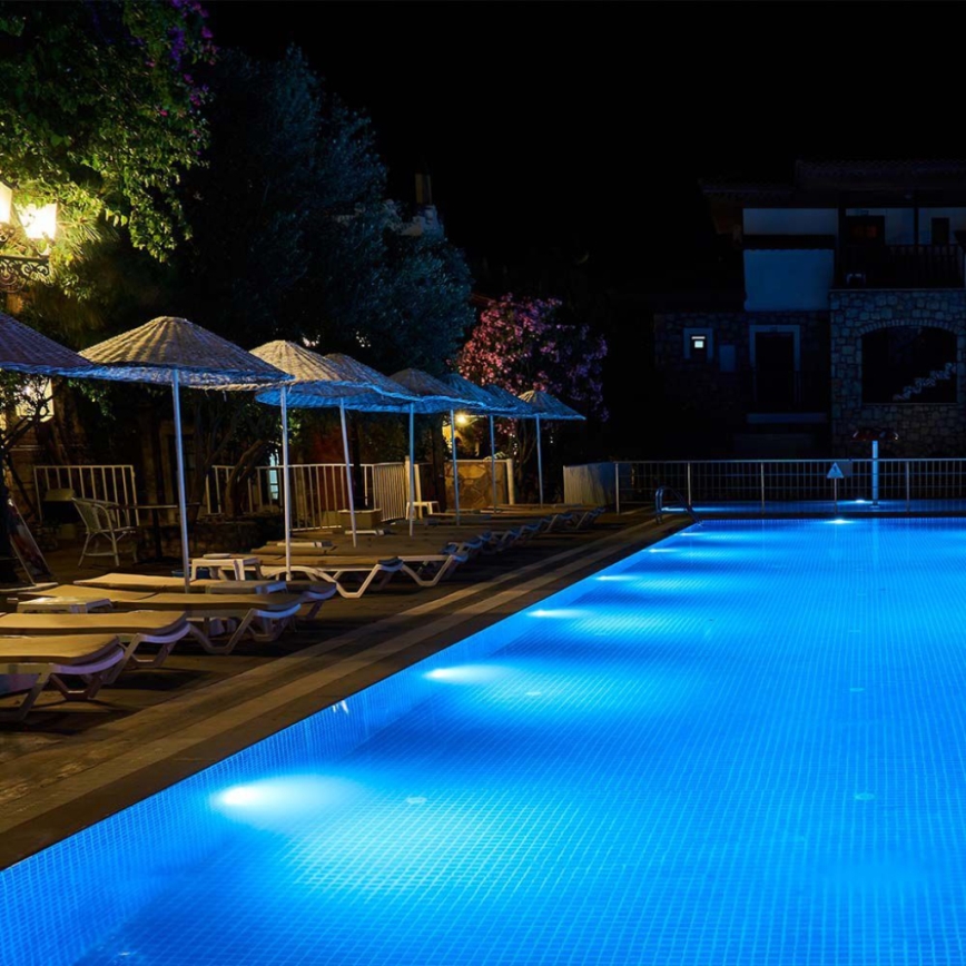 Bombilla LED para piscinas LED/18W/12V IP68 6500K