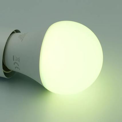 Bombilla LED RGBW regulable A60 E27/9W/230V 2700-6500K Wi-Fi Tuya