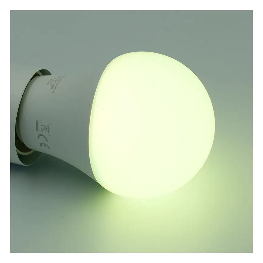 Bombilla LED RGBW regulable A60 E27/9W/230V 2700-6500K Wi-Fi Tuya