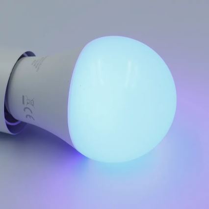Bombilla LED RGBW regulable A60 E27/9W/230V 2700-6500K Wi-Fi Tuya