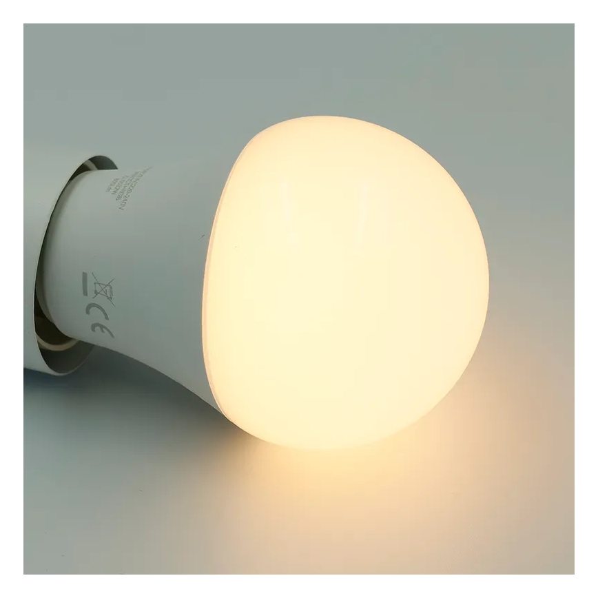 Bombilla LED RGBW regulable A60 E27/9W/230V 2700-6500K Wi-Fi Tuya