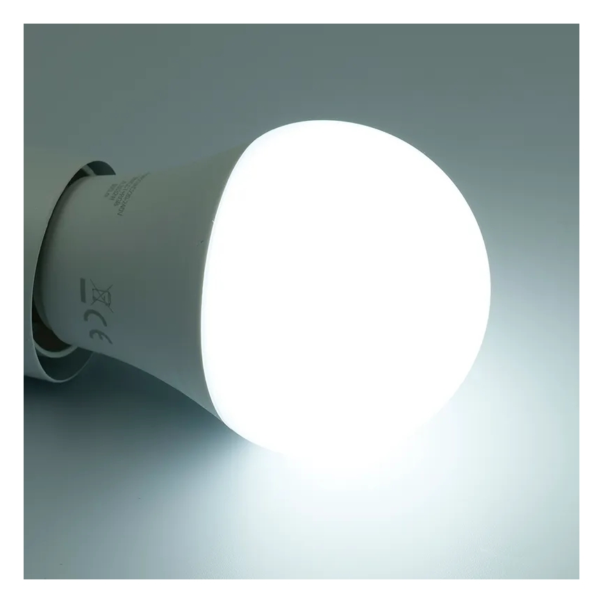 Bombilla LED RGBW regulable A60 E27/9W/230V 2700-6500K Wi-Fi Tuya