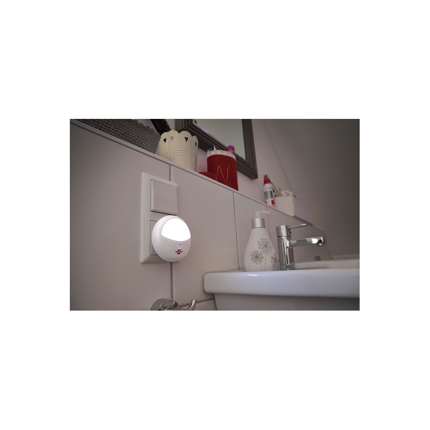 Brennenstuhl - Lámpara de orientación LED con sensor para enchufe LED/0,85W/230V