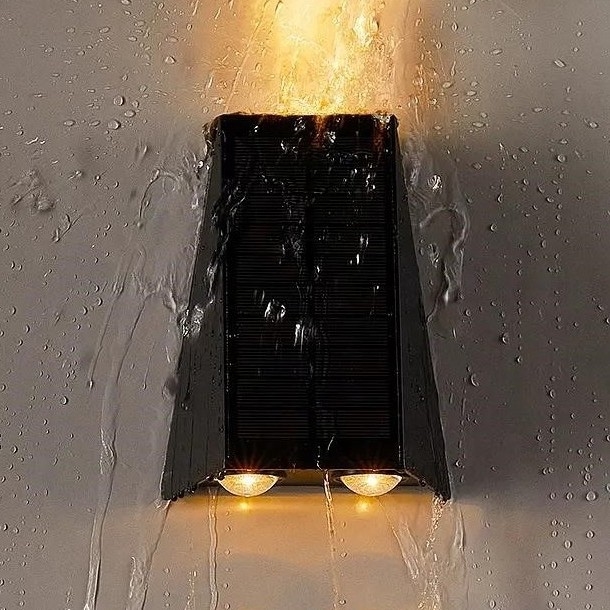 Brilagi - Aplique LED solar PYRAMID LED/2W/3,2V 1300 mAh IP54