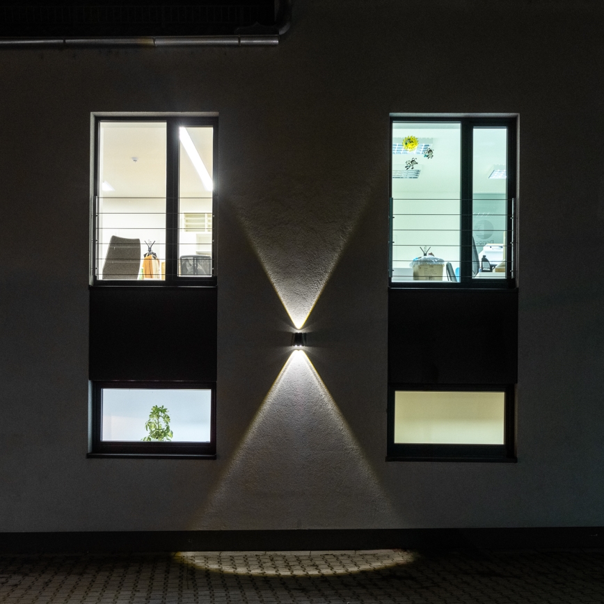 Brilagi - Aplique LED solar PYRAMID LED/2W/3,2V 1300 mAh IP54