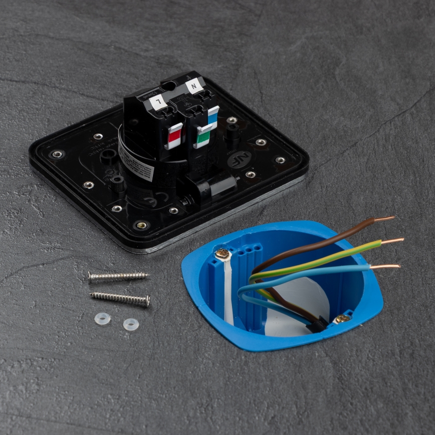 Brilagi - Enchufe de suelo empotrable de exterior IP55 rectangular cromo mate