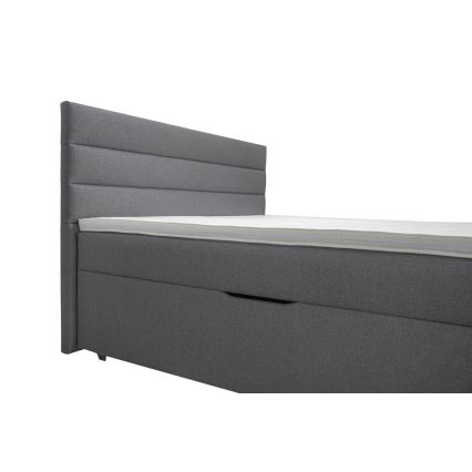 Cama tapizada con un espacio de almacenamiento y colchón con un topper NEW BOLERO 160x200 cm gris