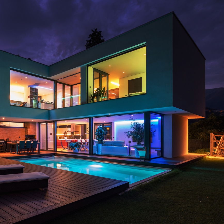 Cinta LED RGBW para baño regulable LED/7,5W/12V IP65 3m Wi-Fi Tuya