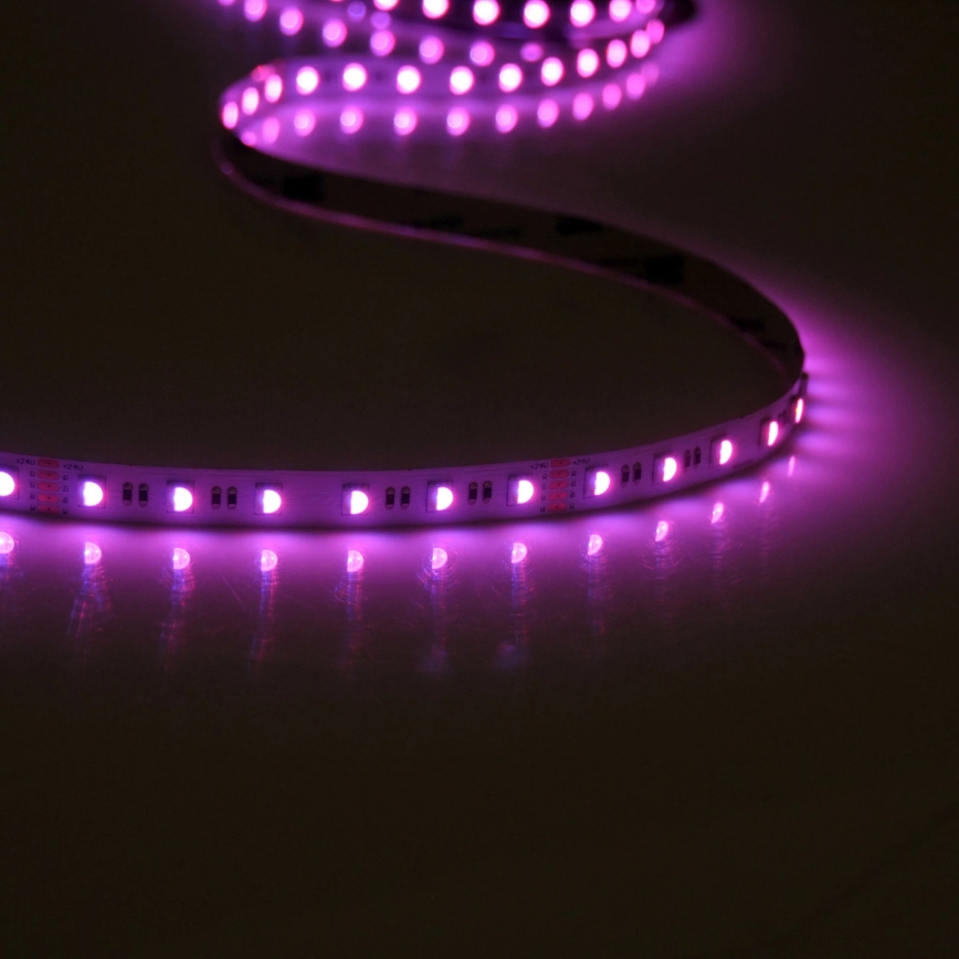 Cinta LED RGBW regulable 3m LED/22W/24/230V + mando a distancia