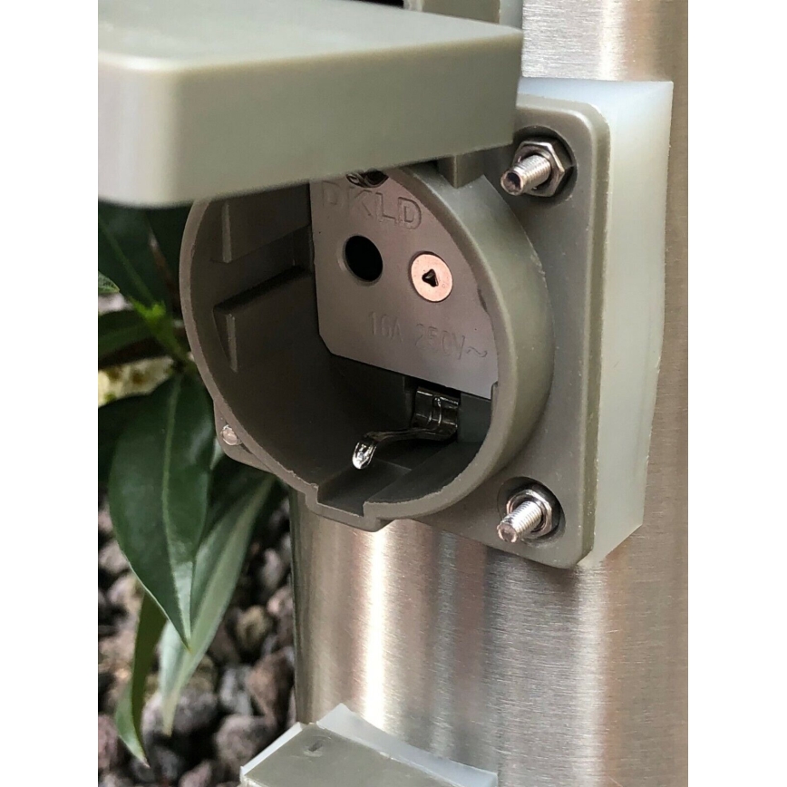 Columna de enchufe para exterior SYDNEY 4Z SCHUKO 230V IP44