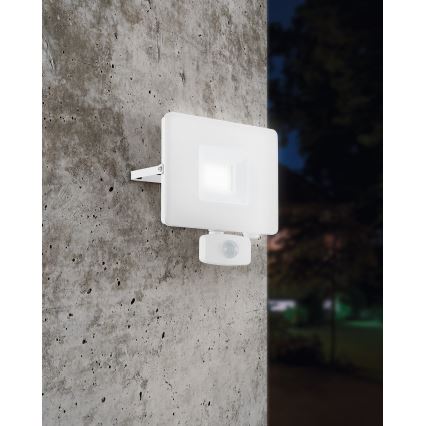 Eglo - Reflector LED con sensor LED/30W/230V IP44