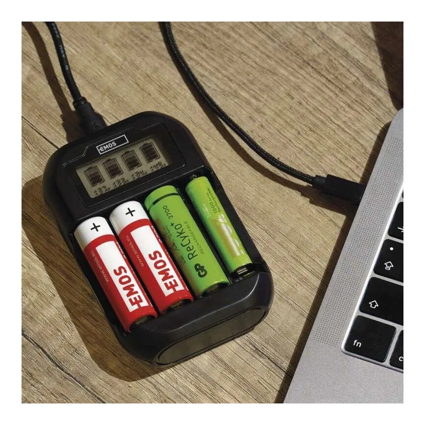 Cargador de pilas con pantalla LCD 4xAA/AAA 5V