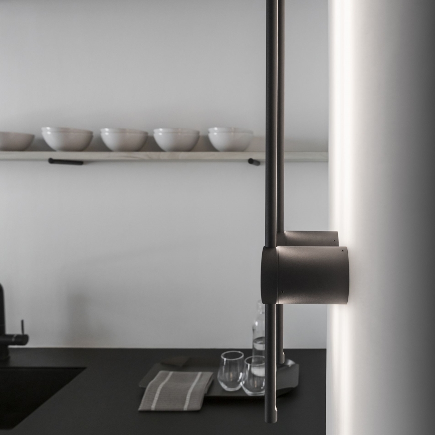 Ideal Lux - Aplique LED ESSENCE LED/12W/230V 3000K 70 cm CRI 90 negro