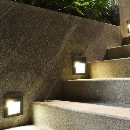 Iluminación de escalera LED exterior LED/2W/230V IP65 4000K negro