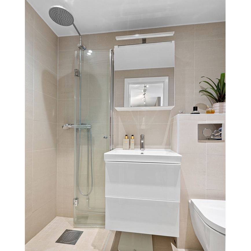 Iluminación LED para espejos de baño LED/8W/230V 4000K 50 cm IP44 cromo brillante