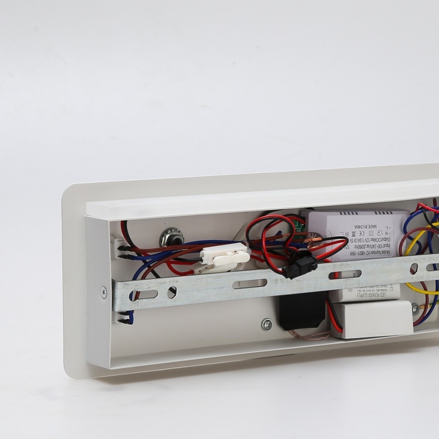 Immax 08285L - Foco LED de pared con estante, puerto USB y carga inalámbrica Be PREPARE LED/3W/230V + LED/3W blanco