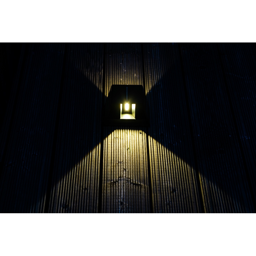 Aplique LED solar con sensor LED/2W/5V IP54 1300 mAh