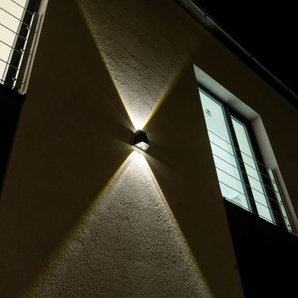 Aplique LED solar con sensor LED/2W/5V IP54 1300 mAh