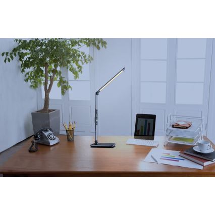 Lámpara de mesa LED regulable LED/8,5W/230V con cargador inalámbrico