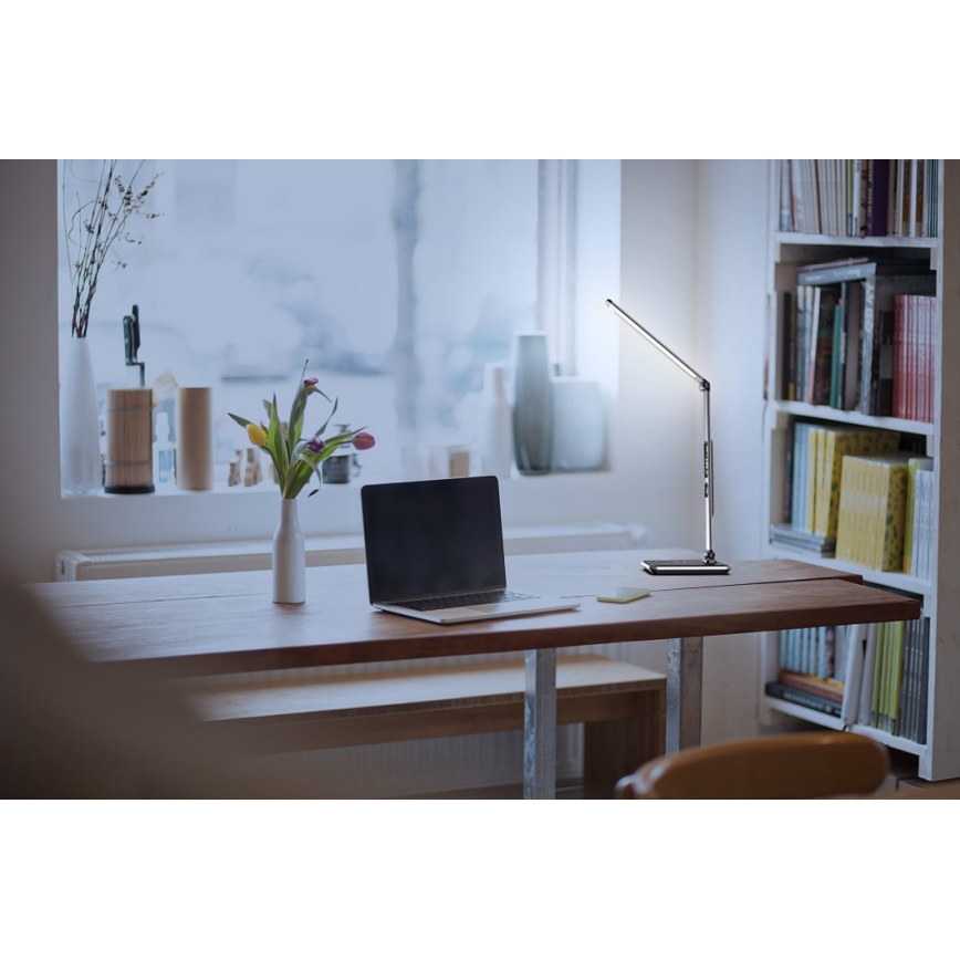 Lámpara de mesa LED regulable LED/8,5W/230V con cargador inalámbrico