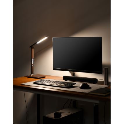 Lámpara de mesa LED regulable con cargador inalámbrico QI y USB KINGFISHER LED/8,5W/230V marrón