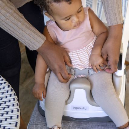Ingenuity - Asiento elevador 2en1 BABY BASE beige
