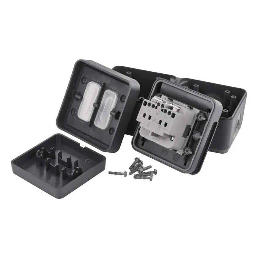 Interruptor alternando con un enchufe 250V/16A IP55