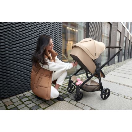 KINDERKRAFT - Cochecito combinado 4en1 NEWLY Clásico beige + silla de coche MINK PRO con base ISOFIX