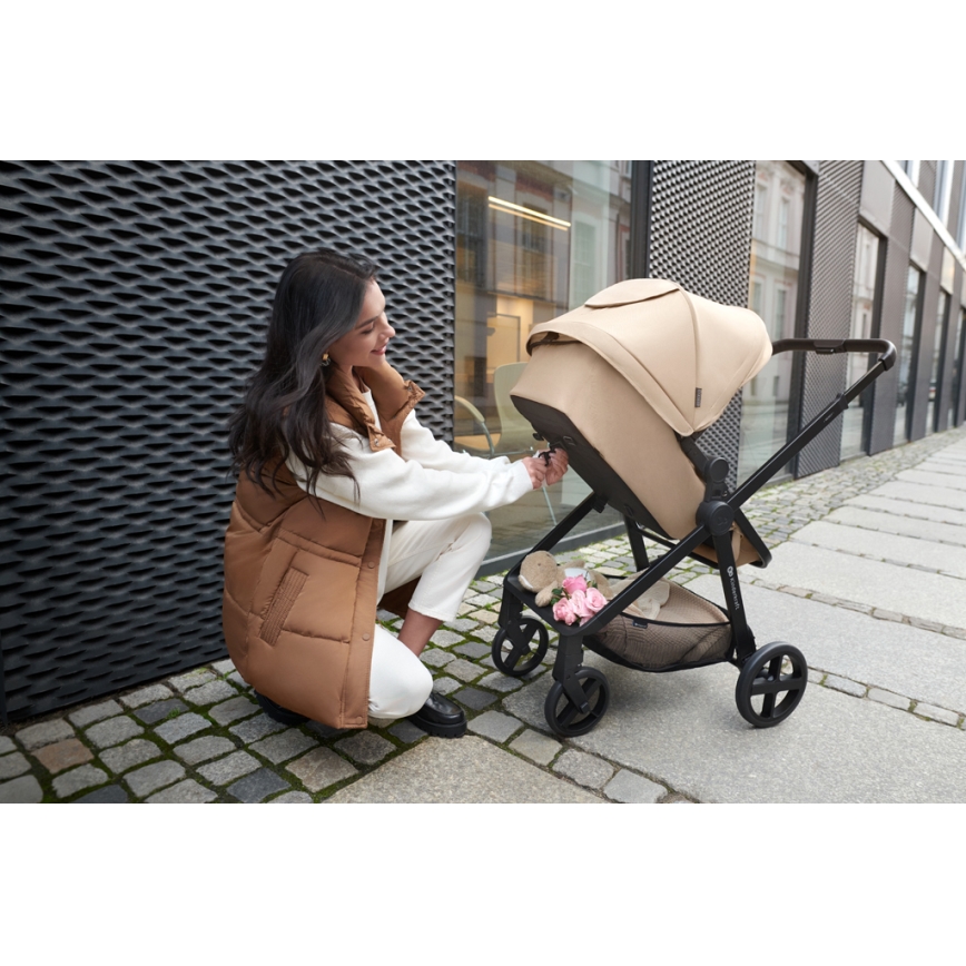 KINDERKRAFT - Cochecito combinado 4en1 NEWLY Clásico beige + silla de coche MINK PRO con base ISOFIX