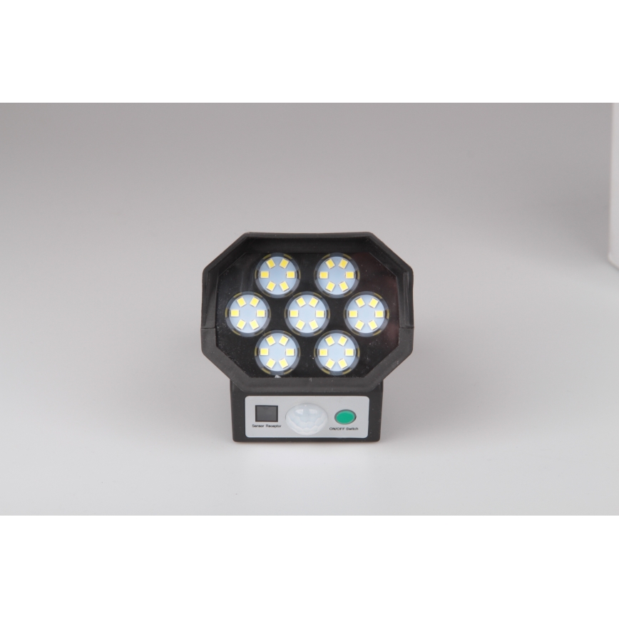 LED Cámara de video vigilancia falsa con sensor y con panel sol. LED/5W/5,5V 800 mAh IP65 + control remoto