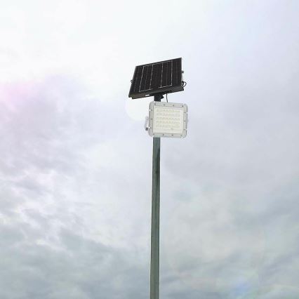 LED de exterior Regulable solar reflectora LED/10W/3,2V IP65 4000K blanco + control remoto