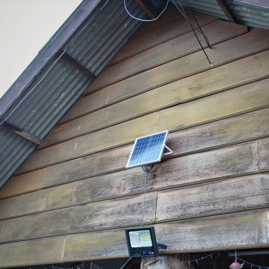 LED Proyector solar de exterior LED/40W/10V IP65 6000K + control remoto