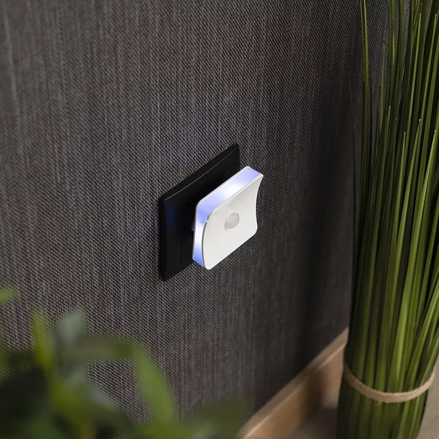 Ledvance - Lámpara de orientación LED RGB para enchufe con sensor LUNETTA LED/0,3W/230