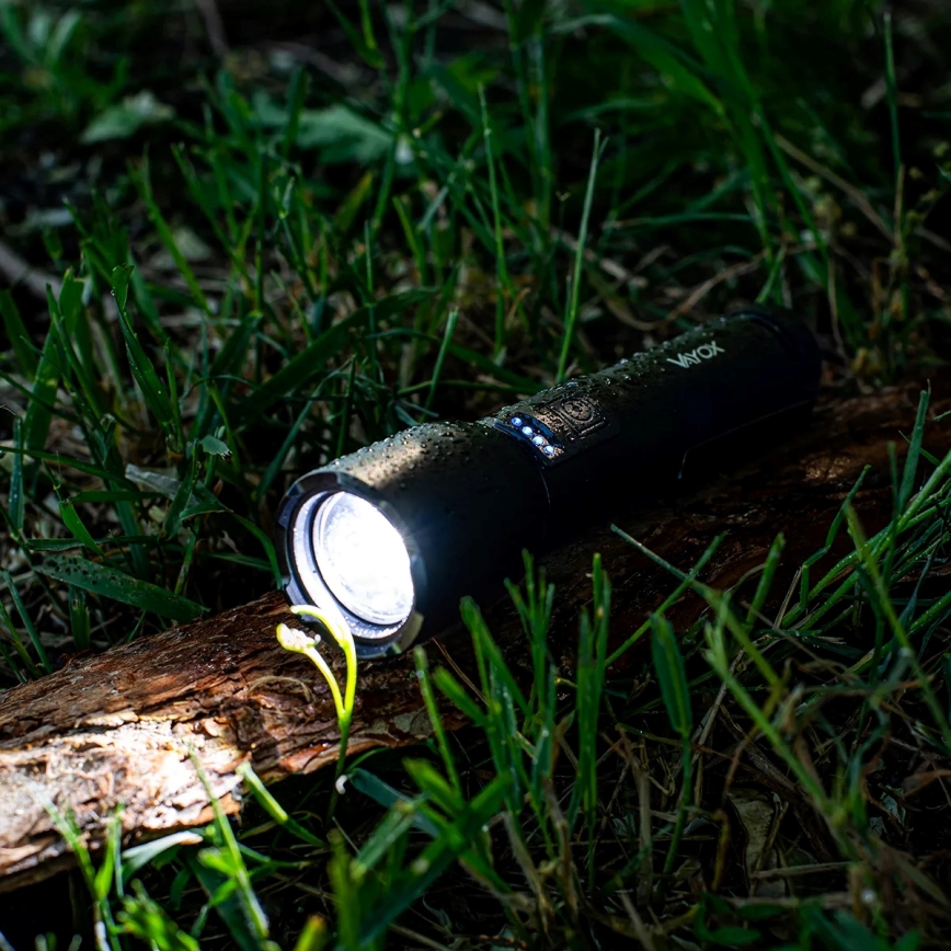 Linterna LED recargable y regulable LED/20W/5V IPX4 800 brillante 2000 mAh