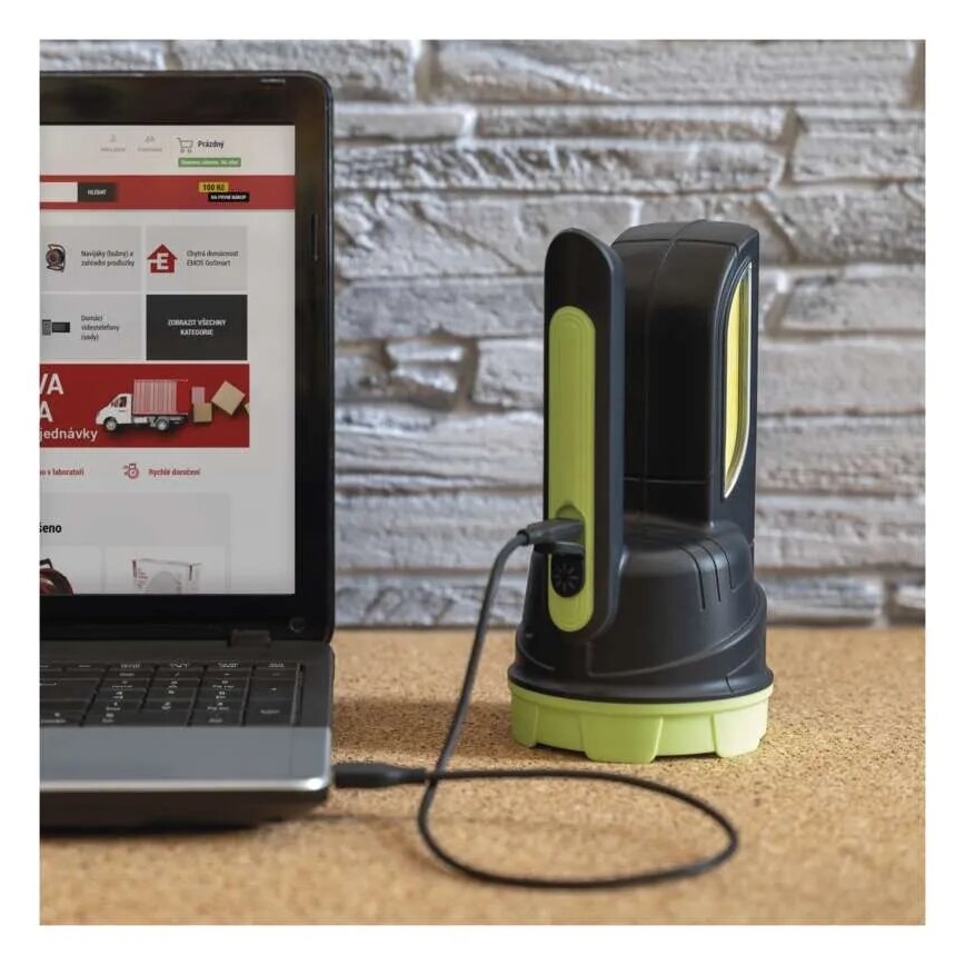 Linterna recargable LED LED/3,7V 210 lm 1800mAh