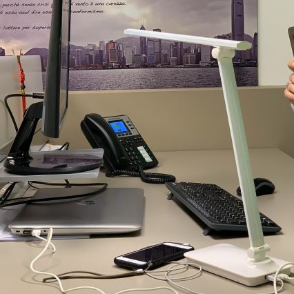 ONLI - Lámpara de mesa LED táctil regulable con USB portem DESKI LED/7W/230V 4000K blanco