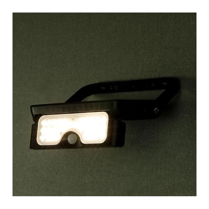 Proyector solar LED con sensor LED/5W/3,7V IP65 4000K 3000 mAh