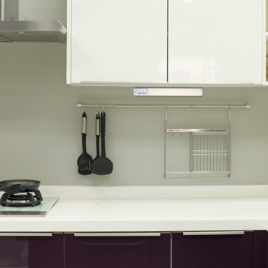 Rabalux - Lámpara LED bajo mueble de cocina con enchufes LED/15W/230V 4000K 70cm blanco