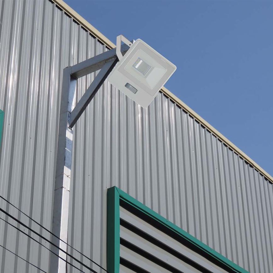 Reflector LED con sensor LED/50W/230V 6500K IP65 blanco