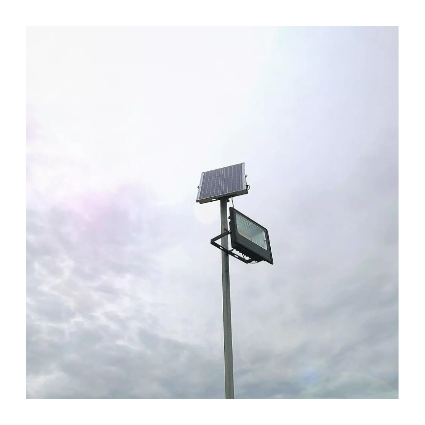 Reflector LED solar regulable LED/35W/10V 6000K IP65 + mando a distancia
