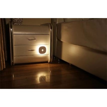 Lámpara LED de orientación con sensor LED/0,45W/3xAAA 3000K blanco
