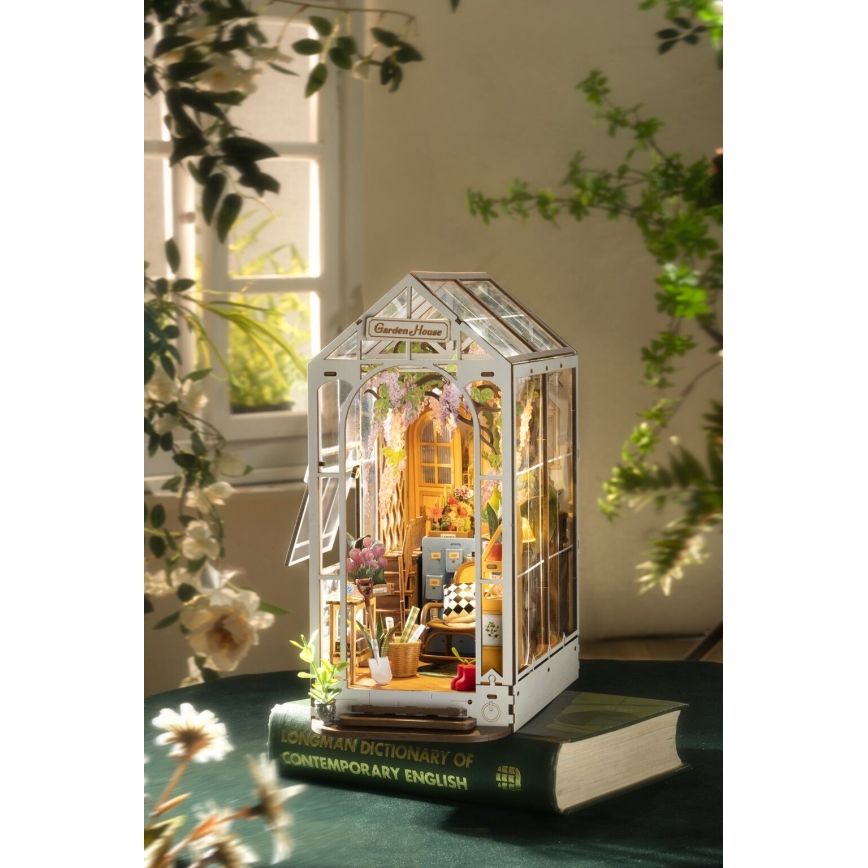 RoboTime - Puzzle 3D de casa de jardín con sujeta-libros LED 2xAAA