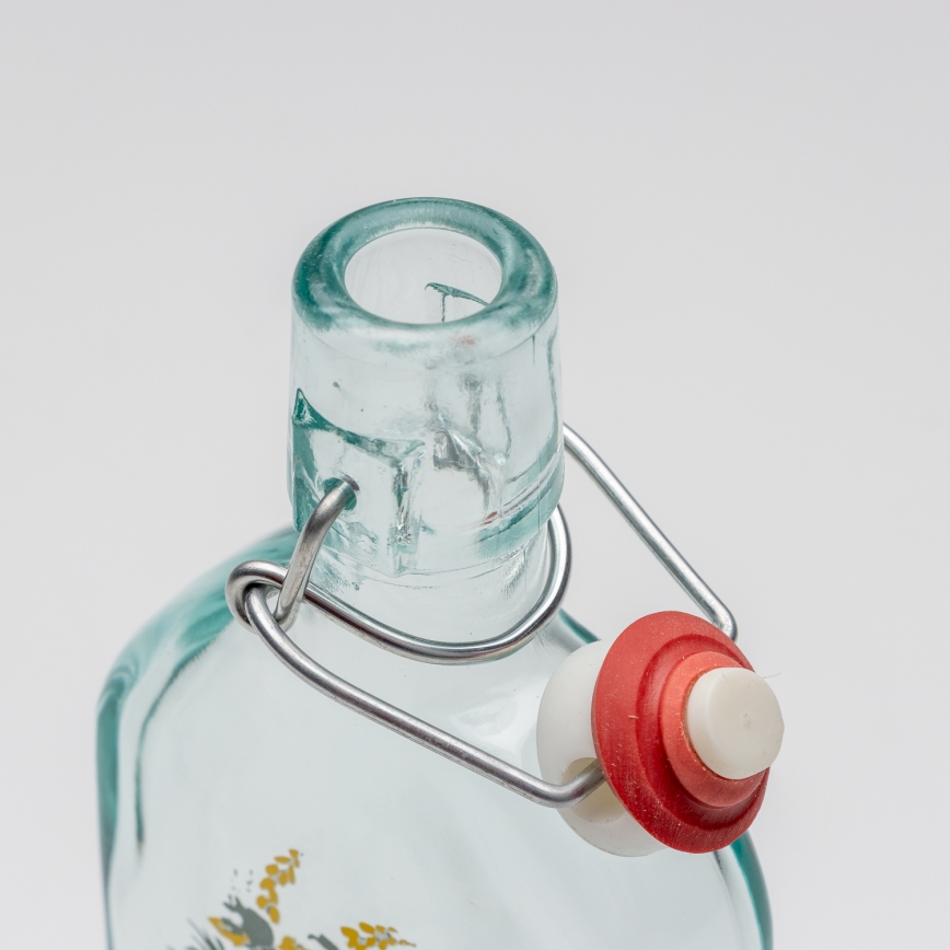 Set 1x botella de vidrio y 2x Vaso de chupito transparente con un motivo de liebre
