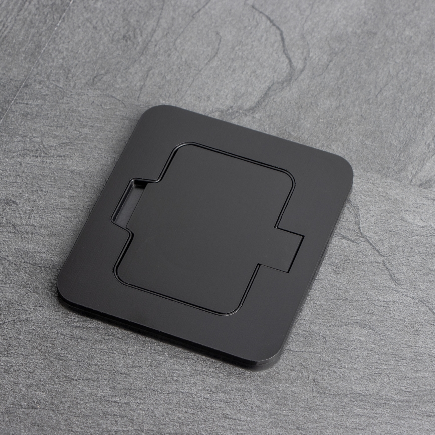 Enchufe de suelo empotrable de exterior IP55 rectangular negro