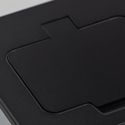 Enchufe de suelo empotrable de exterior IP55 rectangular negro