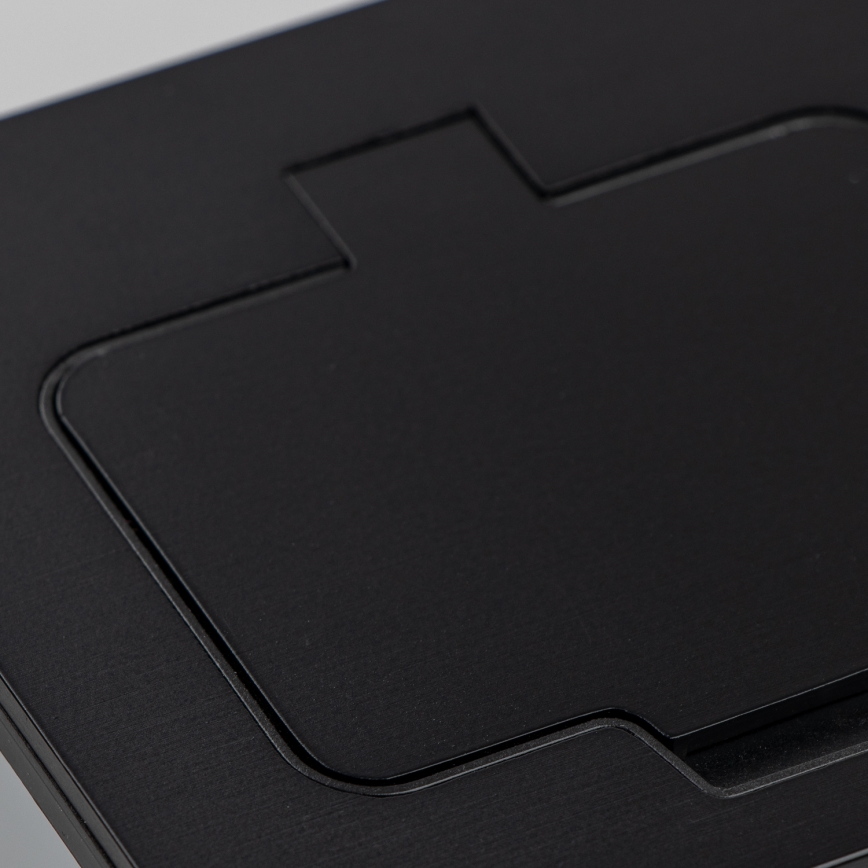 Enchufe de suelo empotrable de exterior IP55 rectangular negro