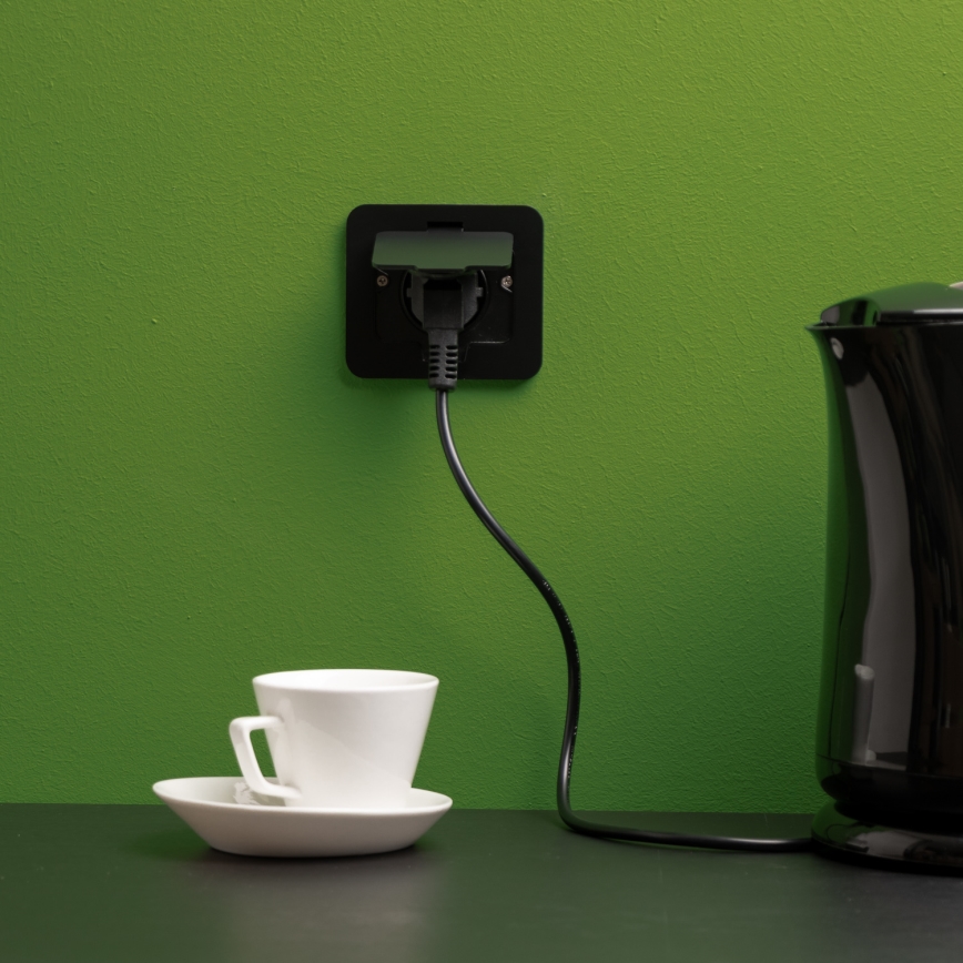 Enchufe de suelo empotrable de exterior IP55 rectangular negro