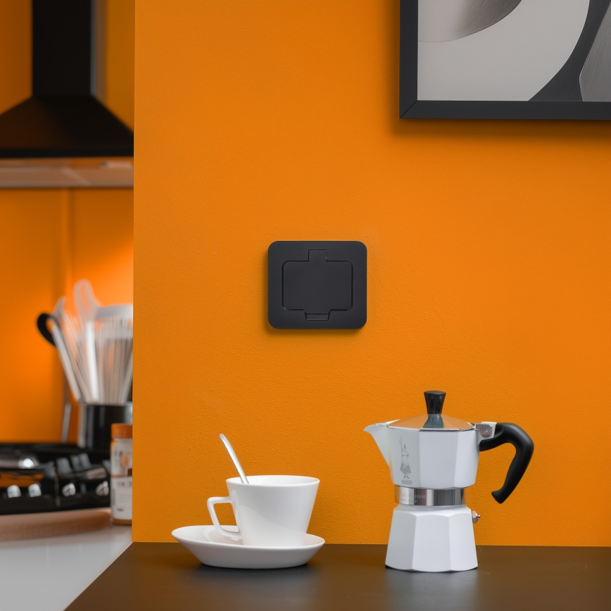 Enchufe de suelo empotrable de exterior IP55 rectangular negro